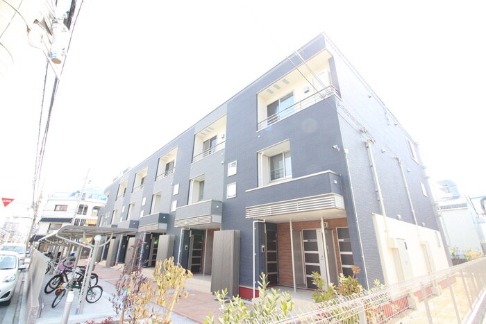 ワイ・エヌ・レジデンスの物件外観写真