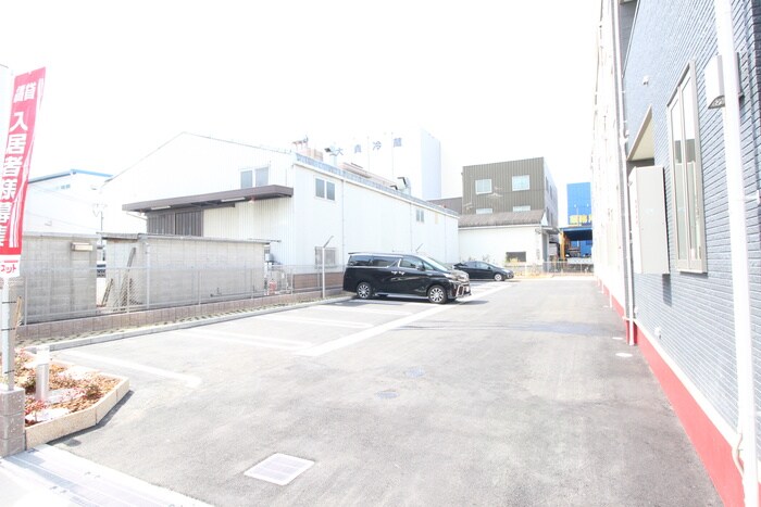 ワイ・エヌ・レジデンスの物件外観写真