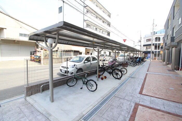 ワイ・エヌ・レジデンスの物件外観写真