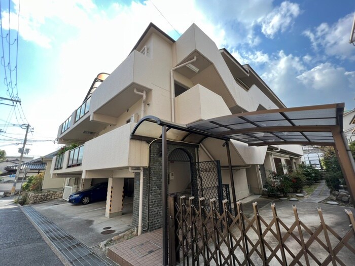 ＩＶＹ　ＣＯＵＲＴ　Ａの物件外観写真