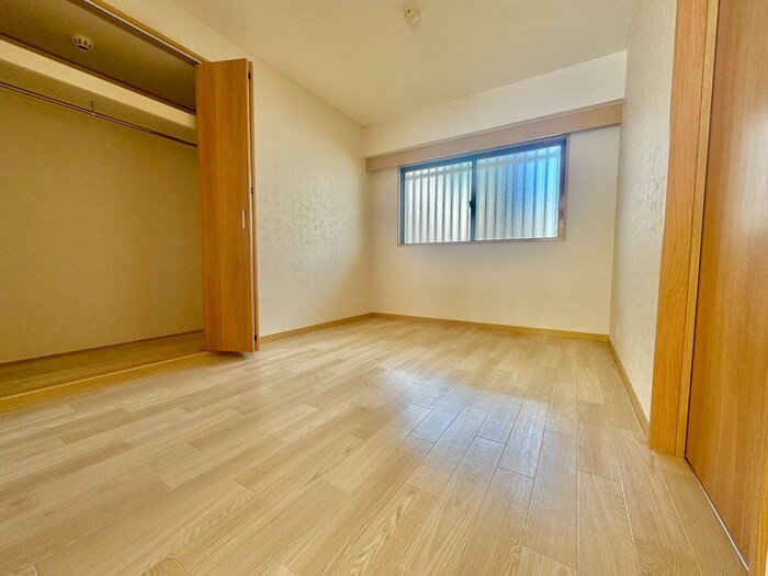 ＩＶＹ　ＣＯＵＲＴ　Ａの物件内観写真