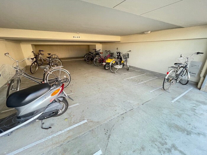 レジデンス薪の物件外観写真