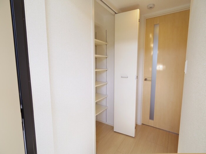 レジデンス薪の物件内観写真