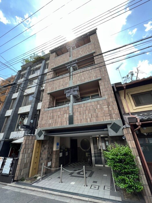 コモド麩屋町三条の物件外観写真