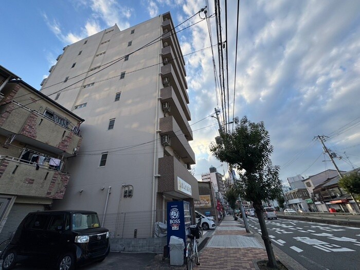 グラン・シャイニーの物件外観写真