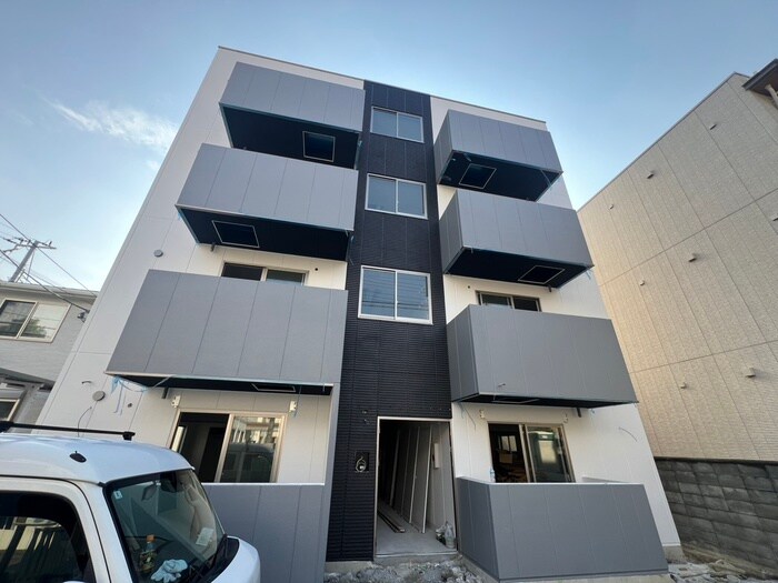 URBAN　COURT茨木春日の物件外観写真