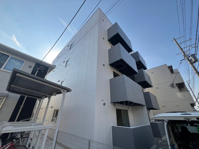 URBAN　COURT茨木春日の物件外観写真