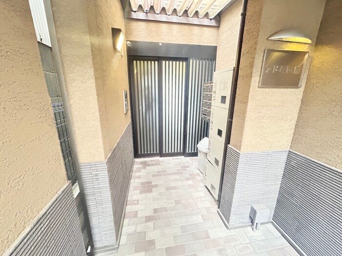 アドミ西院の物件外観写真