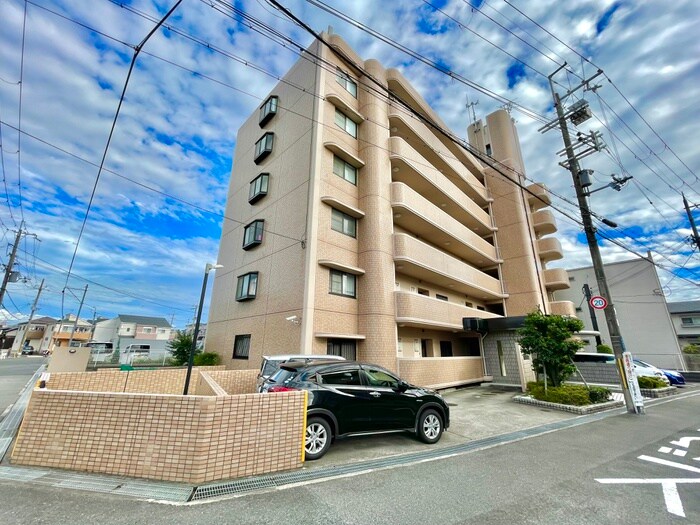 マンショングランメールの物件外観写真