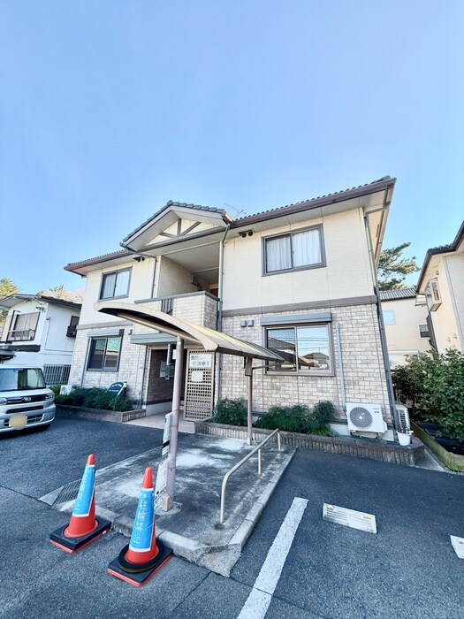 ジョイフルヨコタⅢの物件外観写真