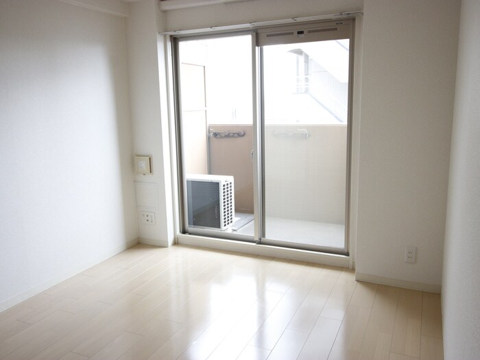 ﾗｲｼﾞﾝｸﾞｺ-ﾄ岸里玉出駅前(803)の物件内観写真