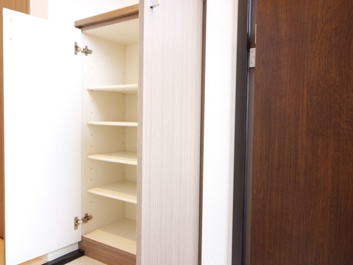 ﾗｲｼﾞﾝｸﾞｺ-ﾄ岸里玉出駅前(803)の物件内観写真