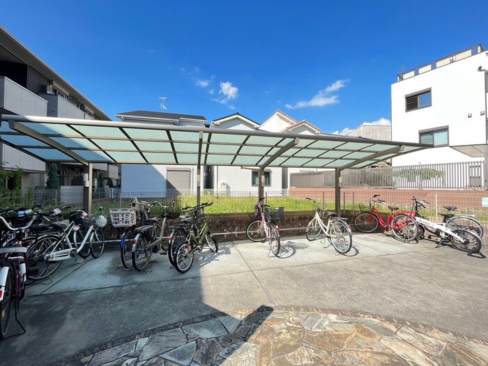 abcdマンション綾園の物件外観写真