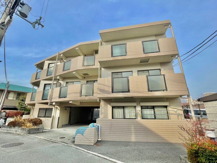 リストン宝塚の物件外観写真