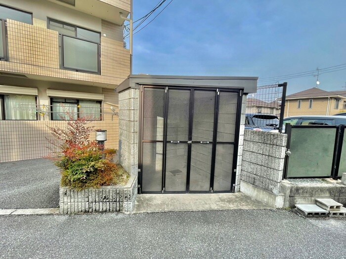 リストン宝塚の物件外観写真