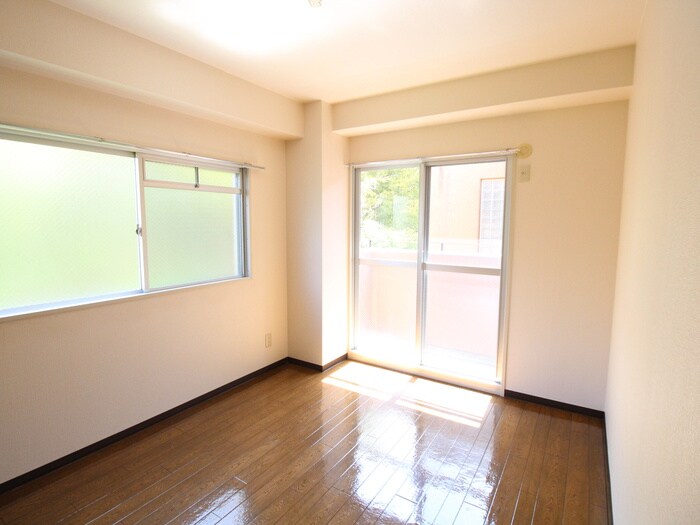 グランドローエの物件内観写真