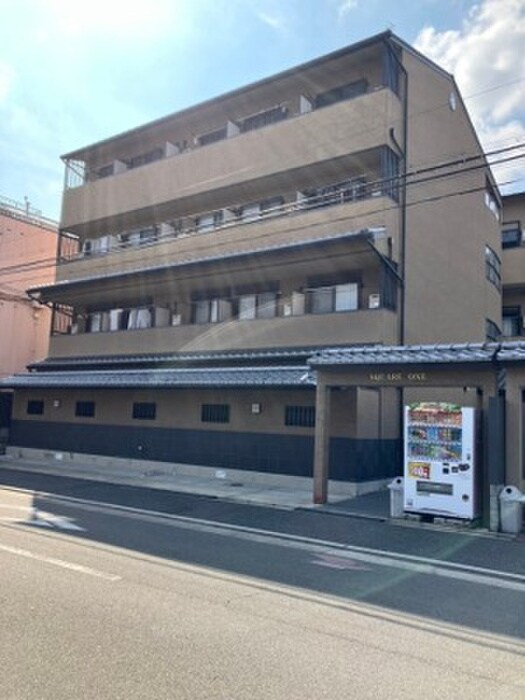 スクウェアワンの物件外観写真