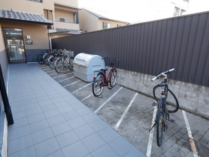 スクウェアワンの物件外観写真