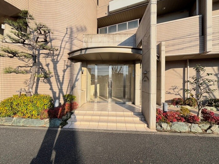 ルミエ－ル北伊丹の物件外観写真