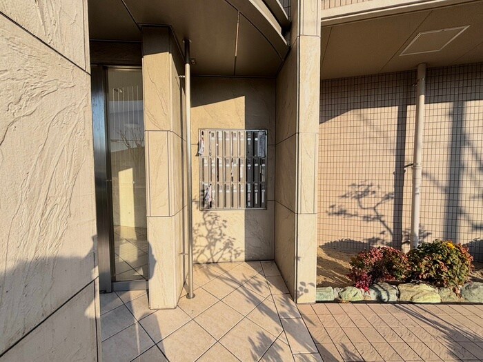 ルミエ－ル北伊丹の物件外観写真