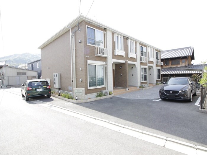 シャトーダルモニーの物件外観写真