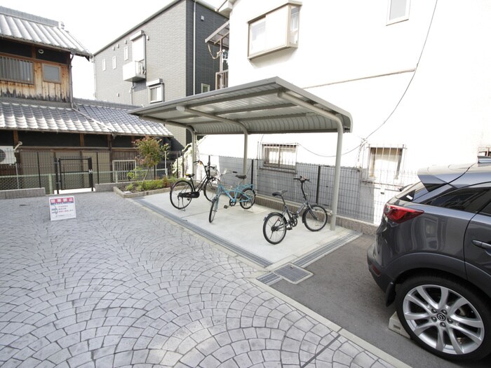 シャトーダルモニーの物件外観写真