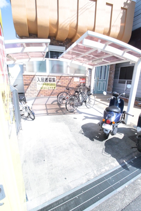 サン・ホワイティ大桐の物件外観写真