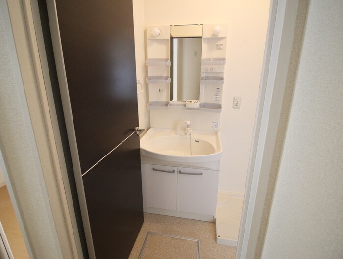 ガ－デンコ－ト車Ｂ棟の物件内観写真