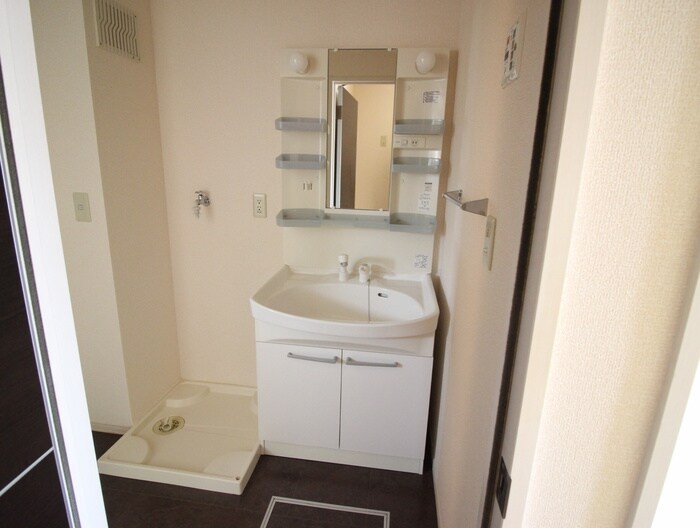 ガ－デンコ－ト車Ｃ棟の物件内観写真