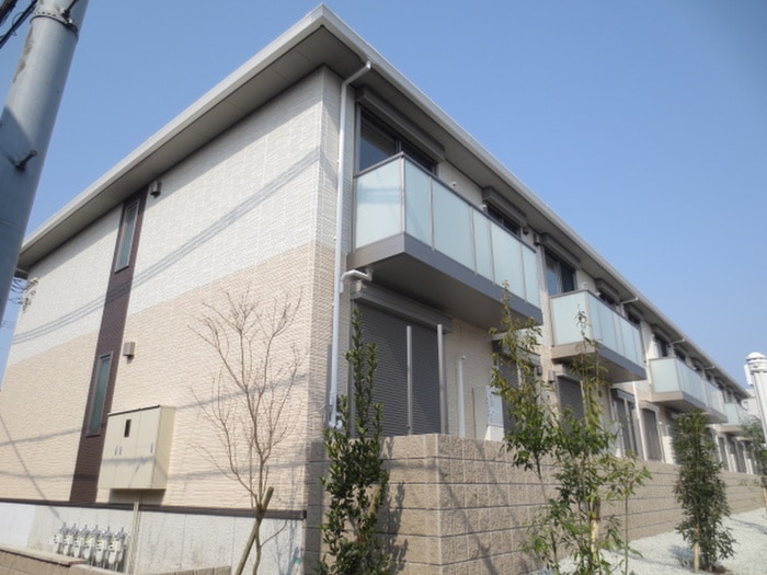 セレニティ猪名寺の物件外観写真