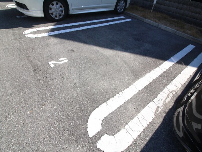 セレニティ猪名寺の物件外観写真