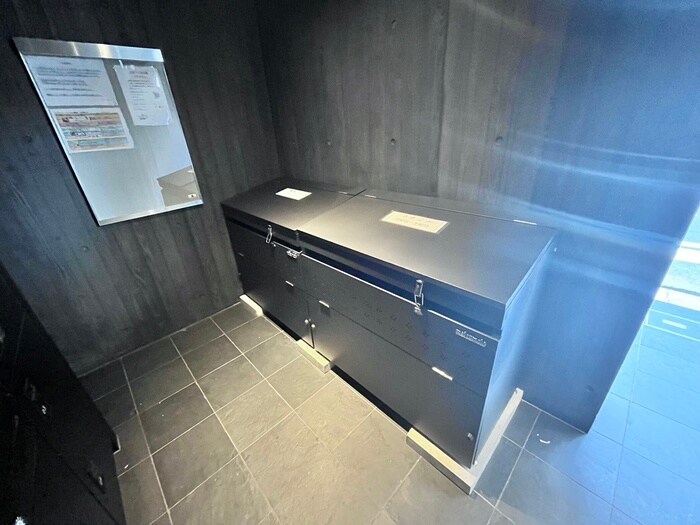 パーシモン御所南の物件外観写真