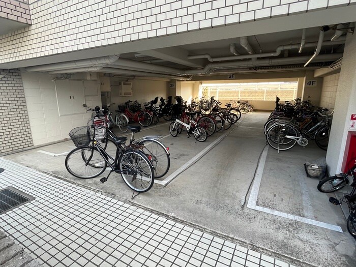 AZUR 宝塚の物件外観写真