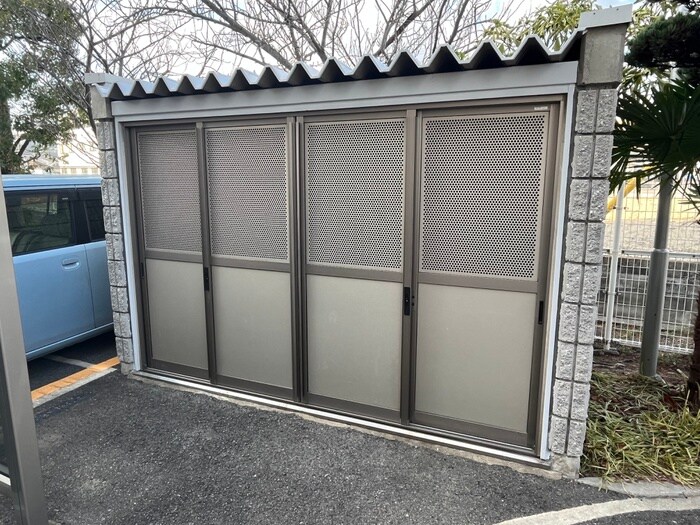 AZUR 宝塚の物件外観写真