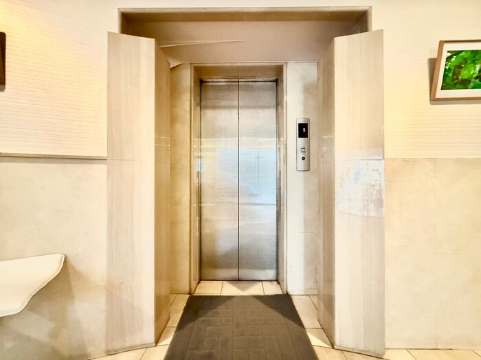 松下善ビルの物件外観写真