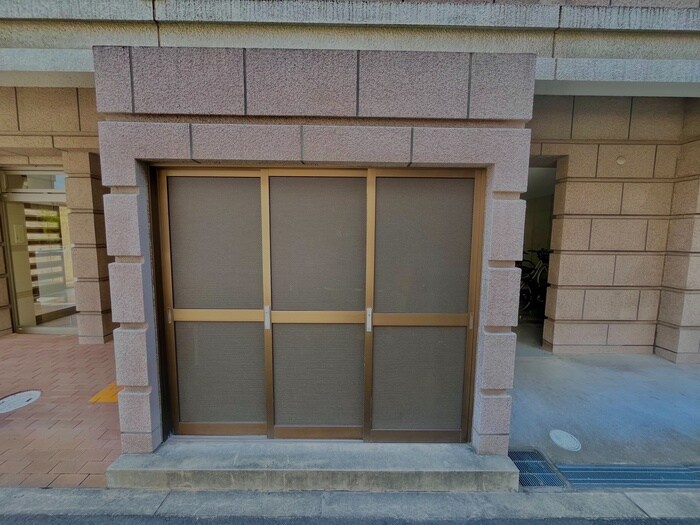 Uresidence京橋の物件外観写真