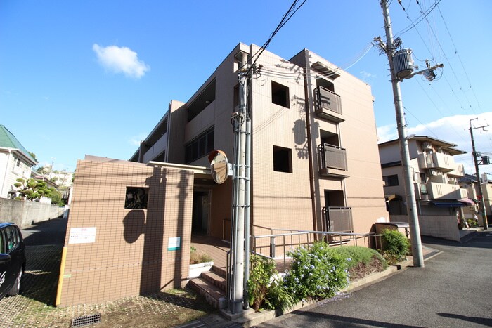 ユマン蛍苑の物件外観写真