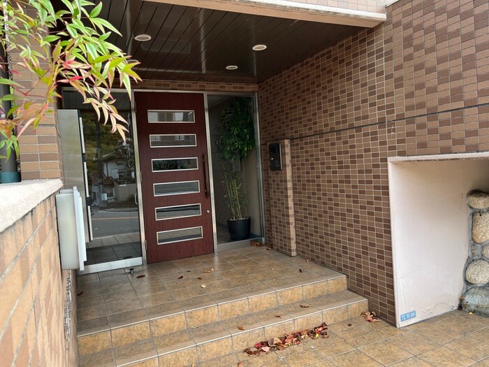 茜苑レジデンスの物件外観写真