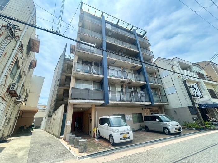 カーサ・マニエラの物件外観写真