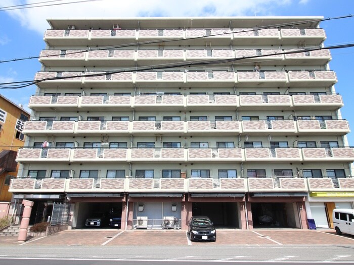 三宅アメニティサンズの物件外観写真