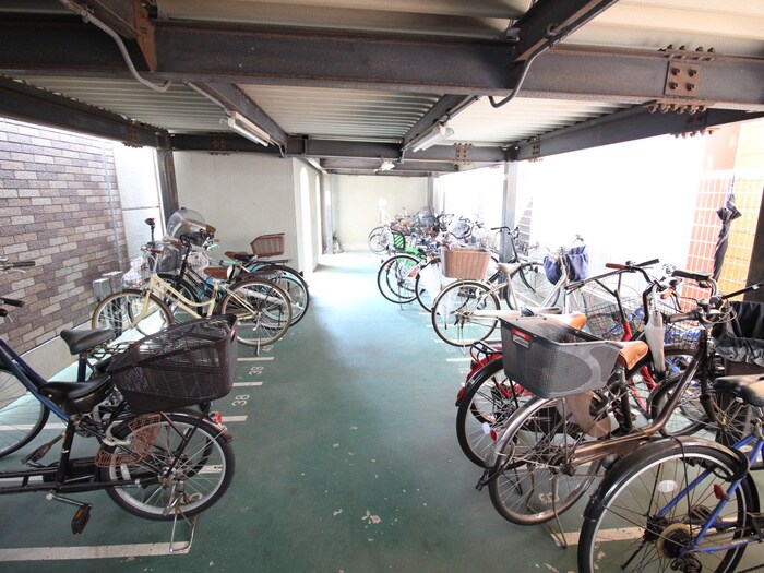 三宅アメニティサンズの物件外観写真