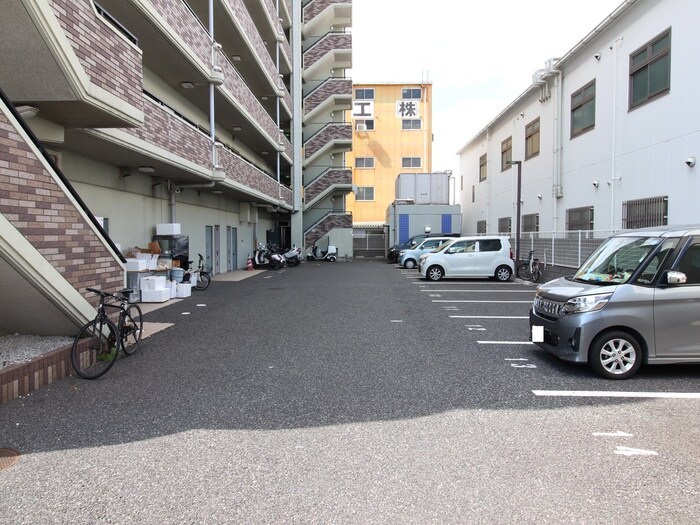 三宅アメニティサンズの物件外観写真