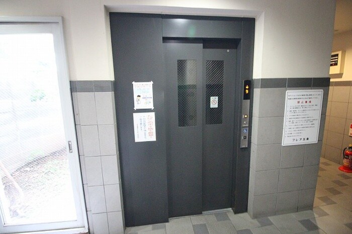 フレア五条の物件外観写真