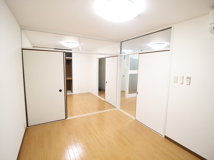 シャトー東香里の物件内観写真