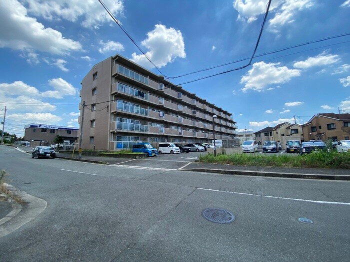 シャルル津田の物件外観写真