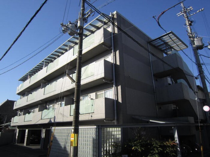 クラレンスハウスの物件外観写真