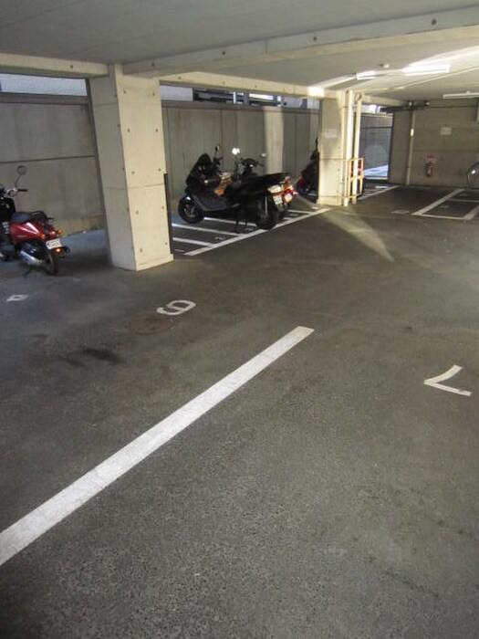 クラレンスハウスの物件外観写真