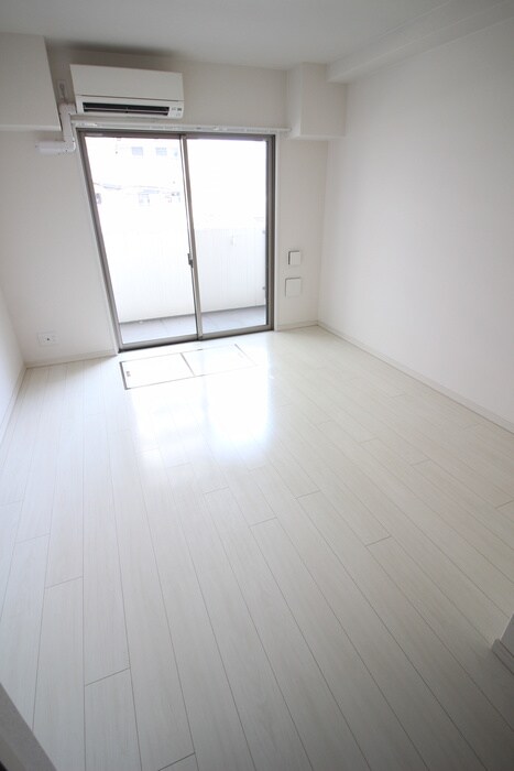 レジディア新大阪の物件内観写真