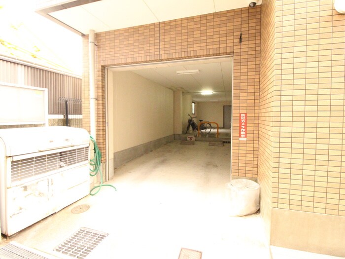 ストゥーディオ春日丘の物件外観写真