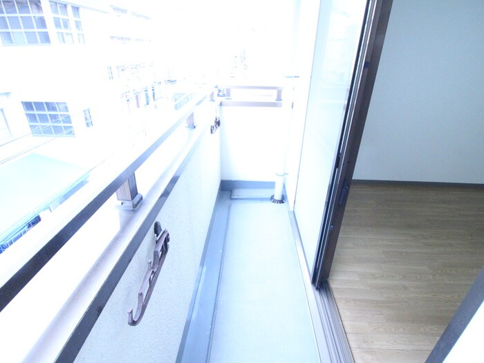 ストゥーディオ春日丘の物件内観写真